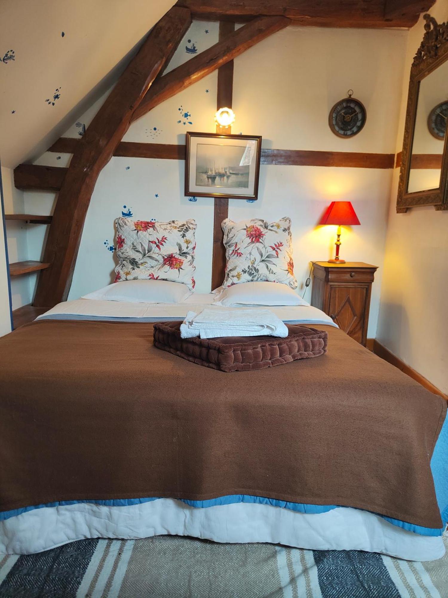 La Taniere Des Tanneries Bed and Breakfast Tonnerre Eksteriør billede