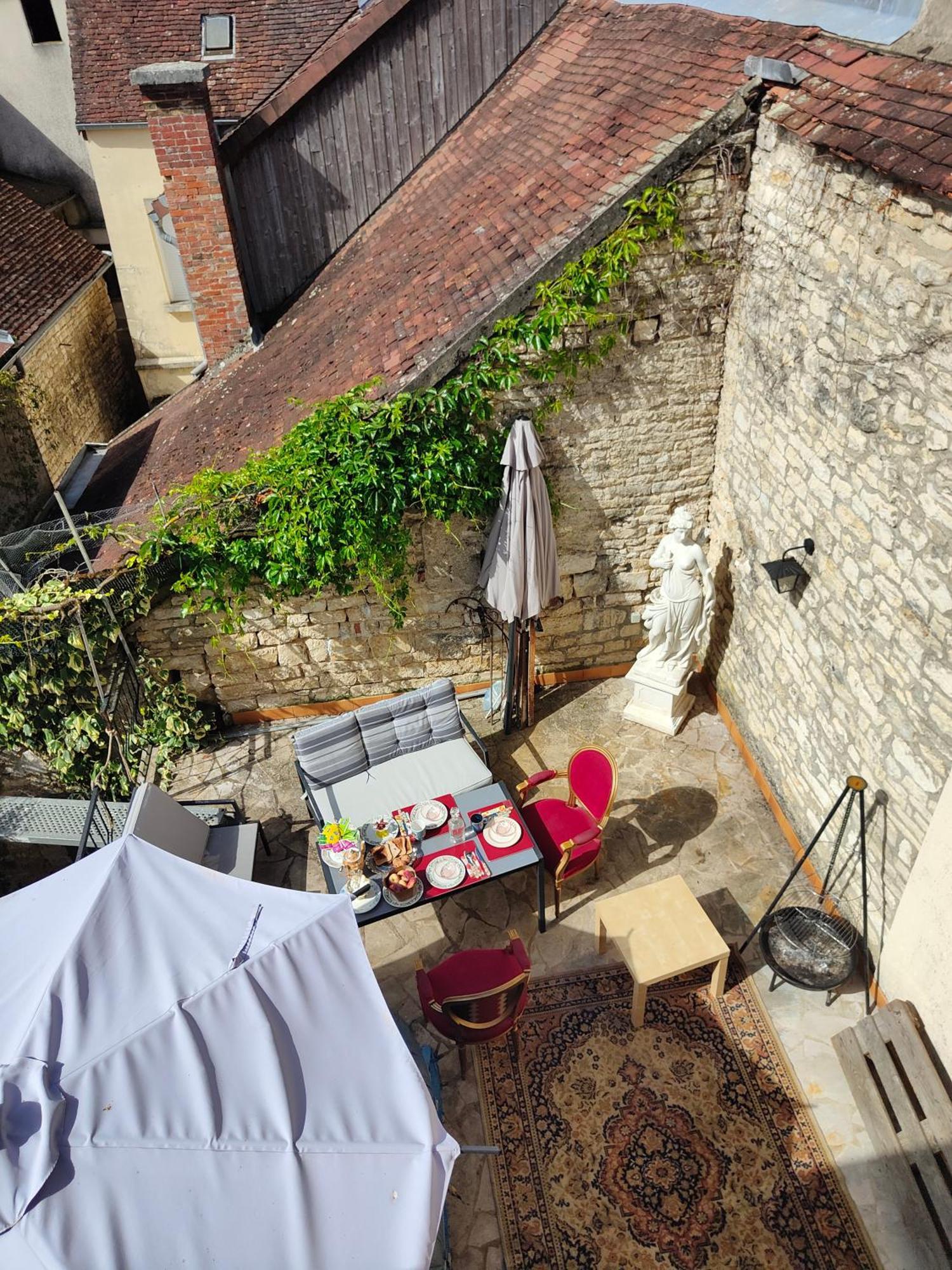 La Taniere Des Tanneries Bed and Breakfast Tonnerre Eksteriør billede