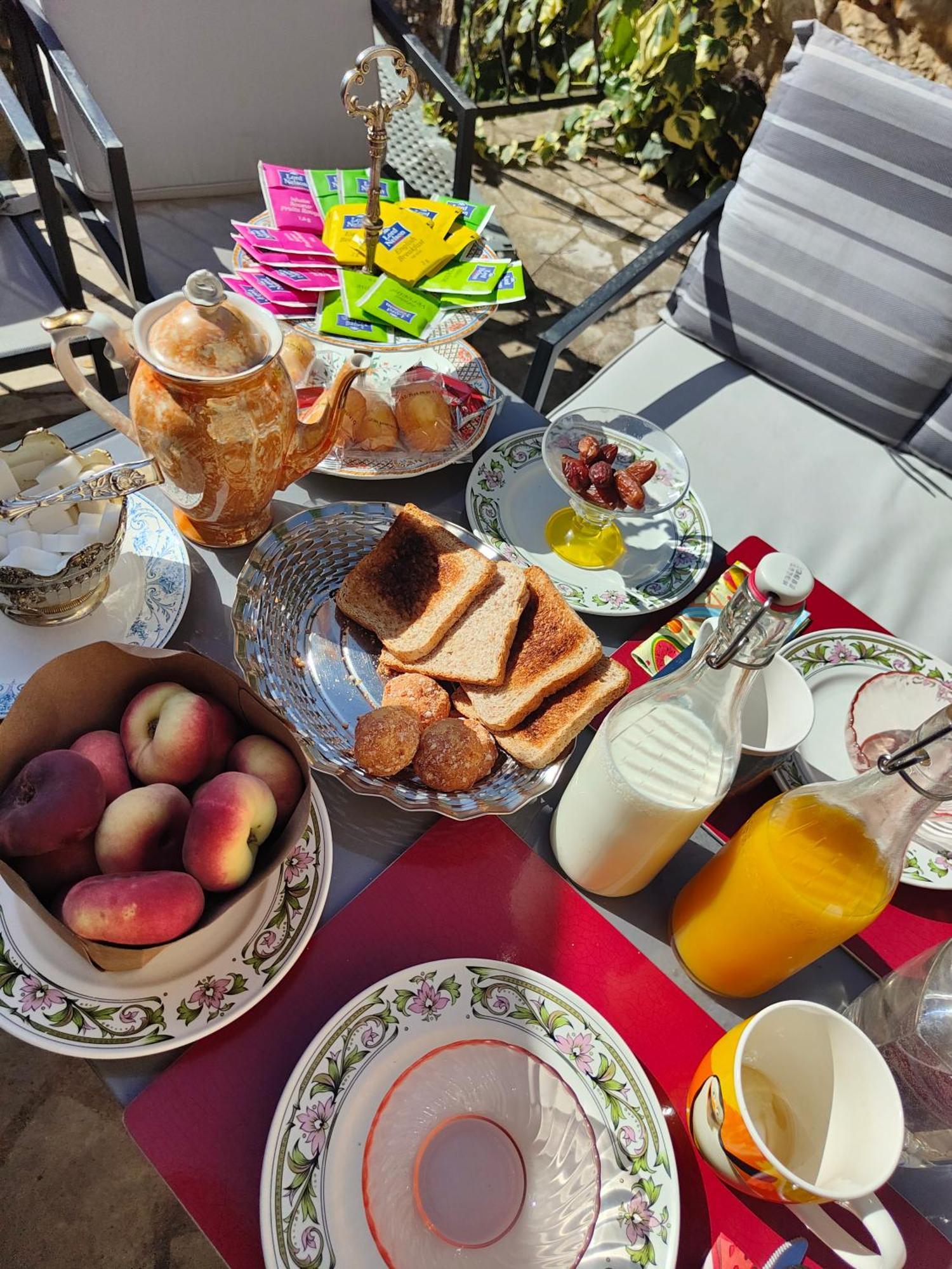 La Taniere Des Tanneries Bed and Breakfast Tonnerre Eksteriør billede